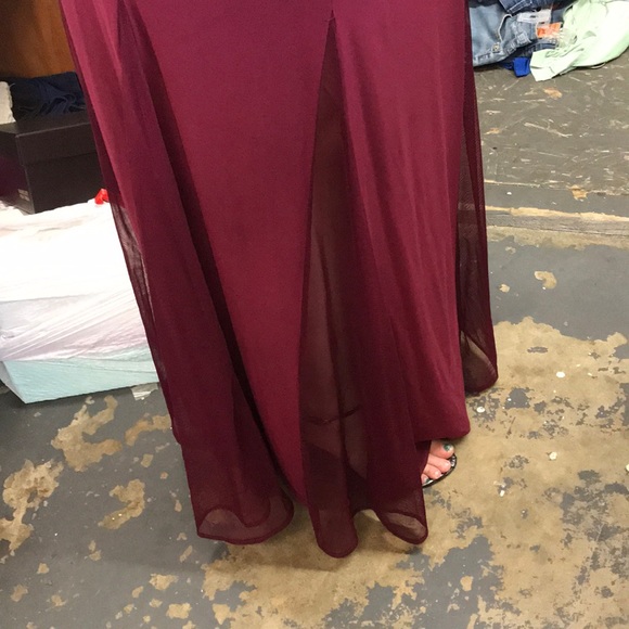 formal dress has slits in bottom all around - Picture 3 of 7